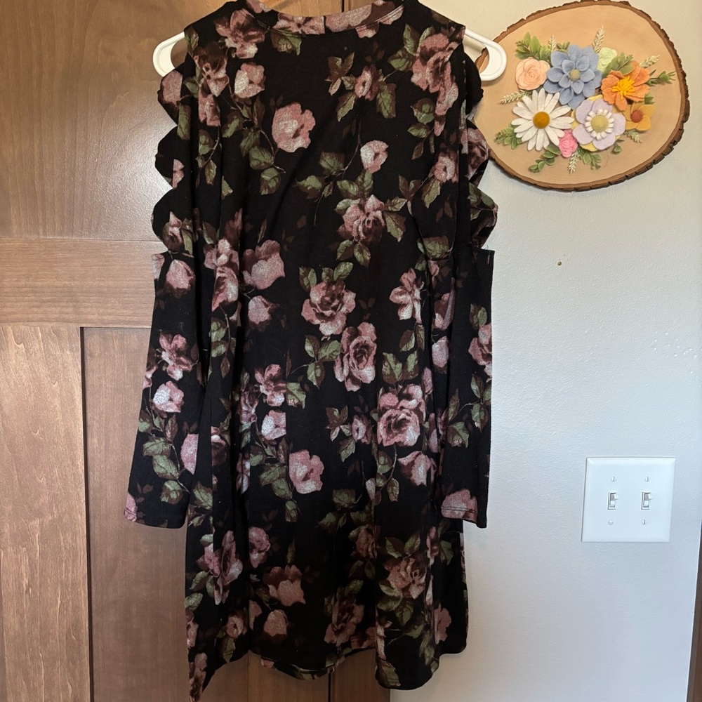 iZ Byer Long Sleeve Cold Shoulder Black Pink Floral Dress Size S - Picture 3 of 5